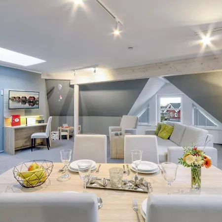 Beautiful In With Kitchen דירה *